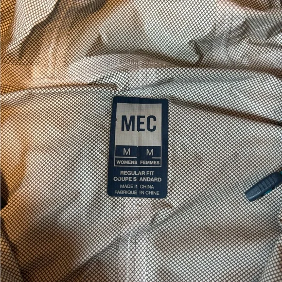 MEC rain jacket - Picture 3 of 4